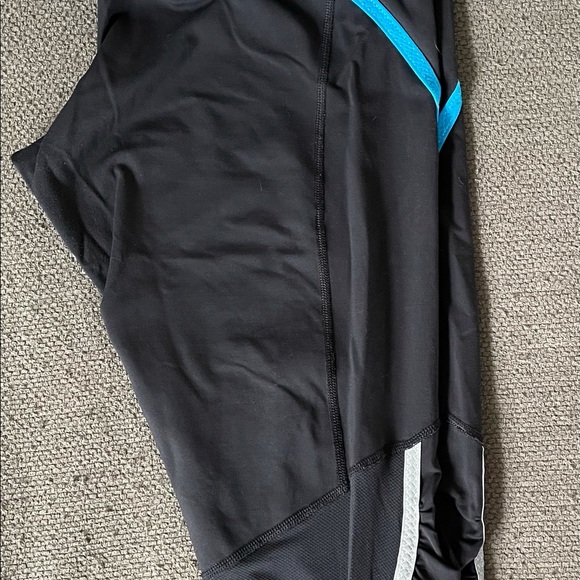 Run Aspire II Crops - Picture 3 of 5